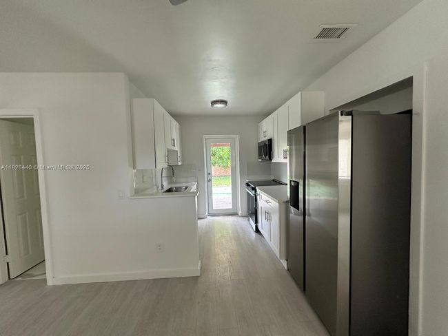 1754 Ne 48 Th Ct, House other with 3 bedrooms, 1 bathrooms and null parking in Pompano Beach FL | Image 14