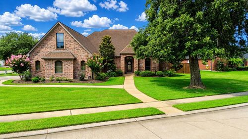 51 Red Maple Ct, Lake Jackson, TX, 77566-4450 | Card Image