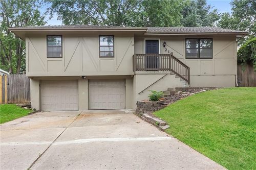 216 Sw Richwood Ln, Blue Springs, MO, 64014-4534 | Card Image