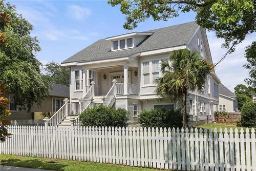 6831 W End Blvd, New Orleans, LA, 70124-2325 | Card Image