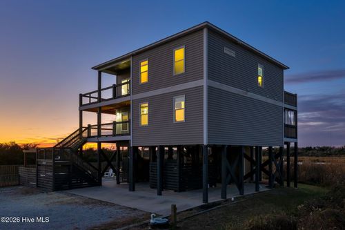 3627 Island Dr, N Topsail Beach, NC, 28460-8205 | Card Image