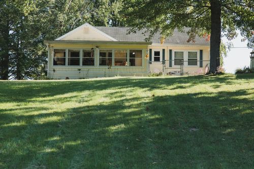 1041 Radov Dr, Gladwin, MI, 48624-8432 | Card Image