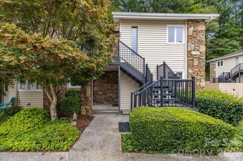 341 Britton Creek Dr, Hendersonville, NC, 28791-7211 | Card Image