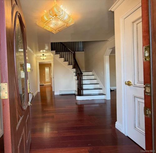 4 Curran Ct, Pomona, NY, 10970-2643 | Card Image