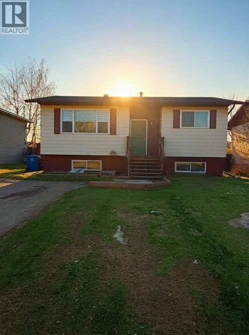 8603 87 Street, Fort St John, BC, V1J5T9 | Card Image
