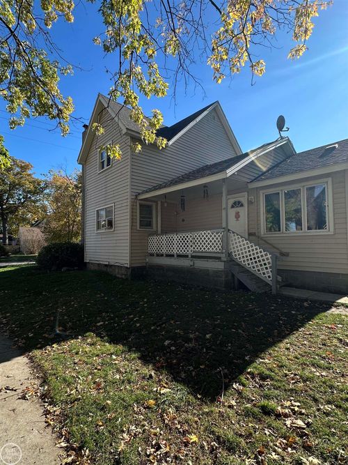 1831 11th St, Port Huron, MI, 48060 | Card Image