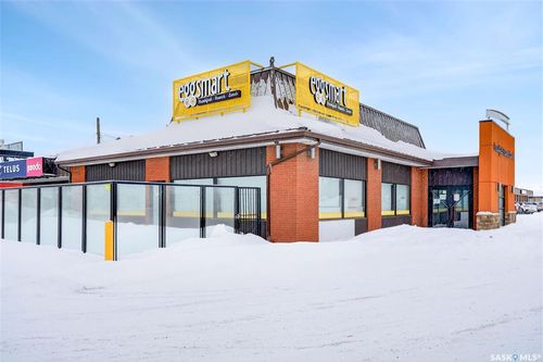 3130 2nd Ave W, Prince Albert, SK, S6V5E8 | Card Image