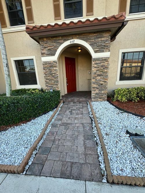 648-648 Se 32nd Ave, Homestead, FL, 33033-7247 | Card Image
