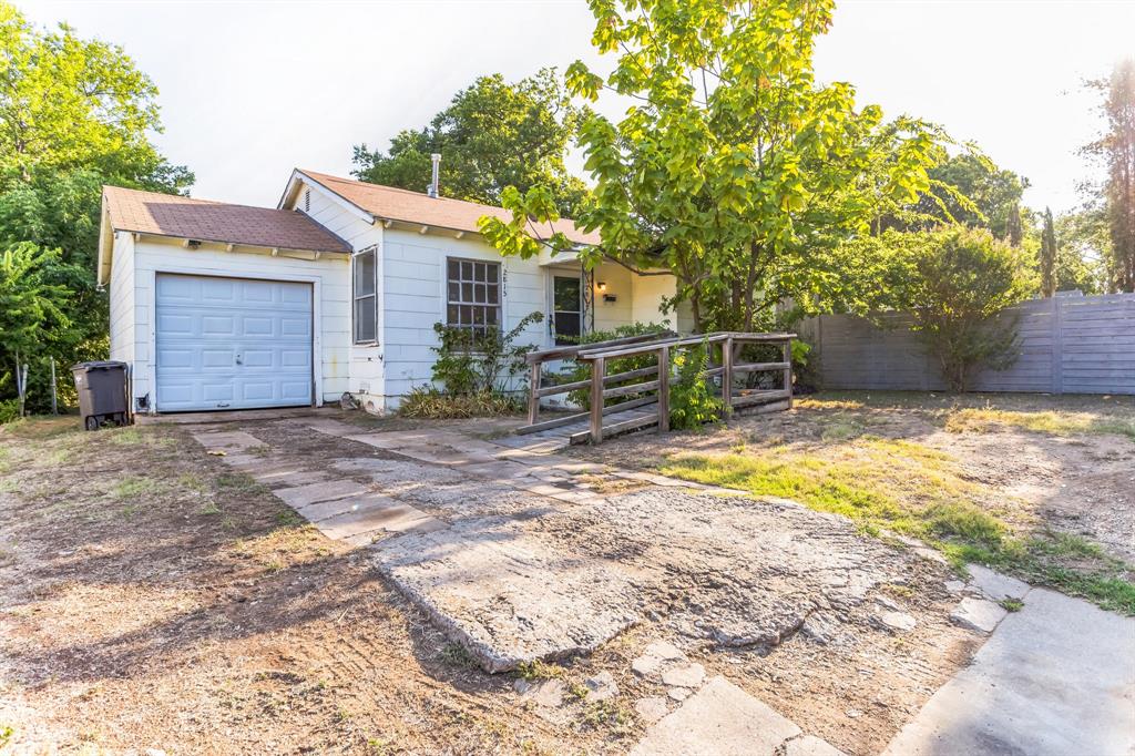 Thannisch Ave, Fort Worth, TX 76105