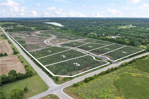 17350 Galloway Dr, Stilwell, KS, 66085 | Card Image