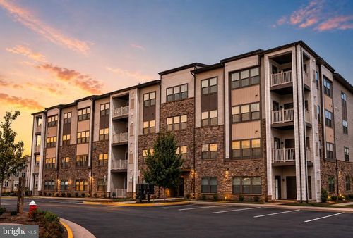 303-46320 Mount Milstead Ter, STERLING, VA, 20164-9346 | Card Image