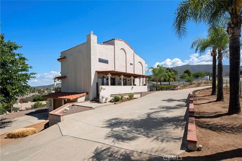 2638 W Victoria Dr, Alpine, CA, 91901-3664 | Card Image