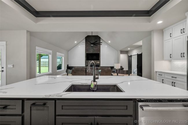 5769 S 256 Th East Ave, House other with 4 bedrooms, 3 bathrooms and null parking in Broken Arrow OK | Image 12