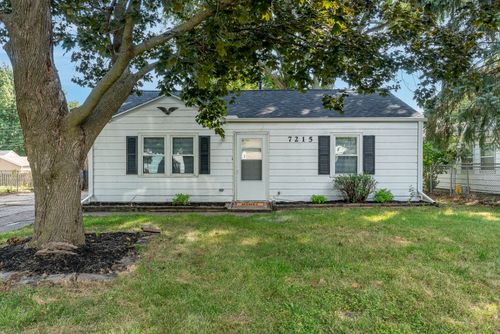7215 Volquardsen Ave, Davenport, IA, 52806-1148 | Card Image