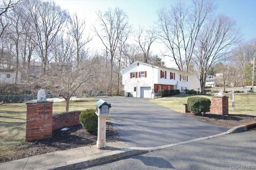 22 Adams Dr, Stony Point, NY, 10980-1025 | Card Image