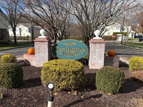 1206-1206 Eaton Ct, Danbury, CT, 06811-4052 | Card Image