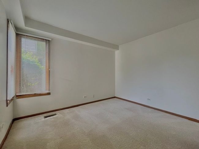 5 - 304 University Ln, Townhouse with 2 bedrooms, 1 bathrooms and 1 parking in Elk Grove Village IL | Image 18