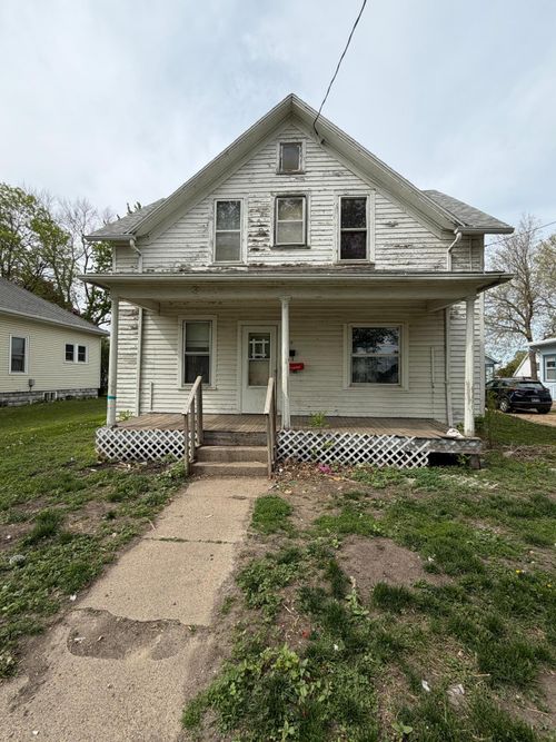 413 Budd St, Fairmont, MN, 56031-2934 | Card Image