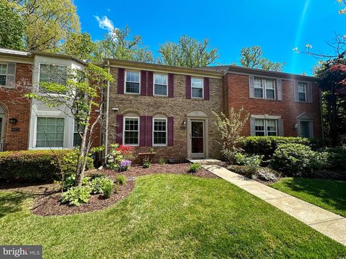 8923 Park Forest Dr, Springfield, VA, 22152-2515 | Card Image