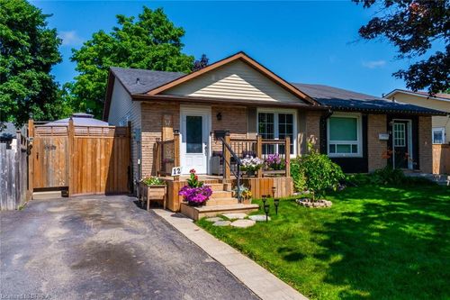 12 Ponytrail Dr, Brantford, ON, N3P1J8 | Card Image