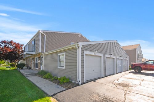26-7941 163rd Pl, Tinley Park, IL, 60477-1478 | Card Image
