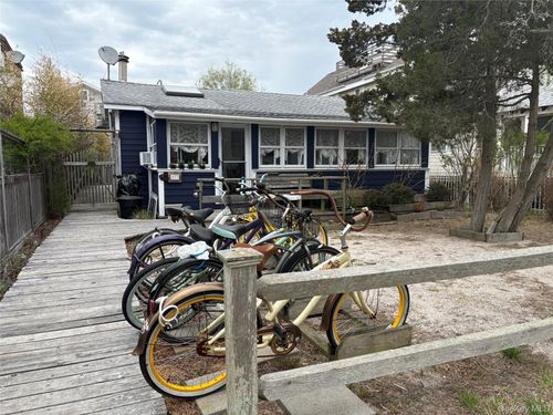 177 Wilmot Rd, Ocean Beach, NY, 11770-2043 | Card Image