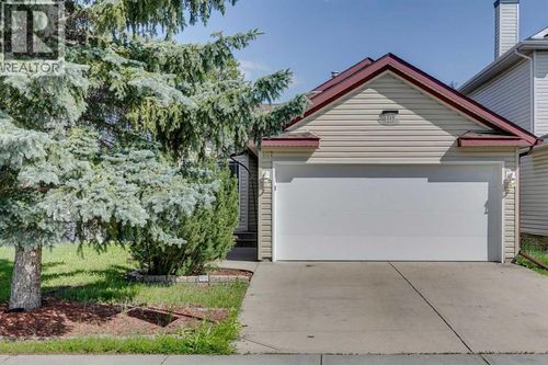 107 Somercrest Gdns Sw, Calgary, AB, T2Y3K6 | Card Image