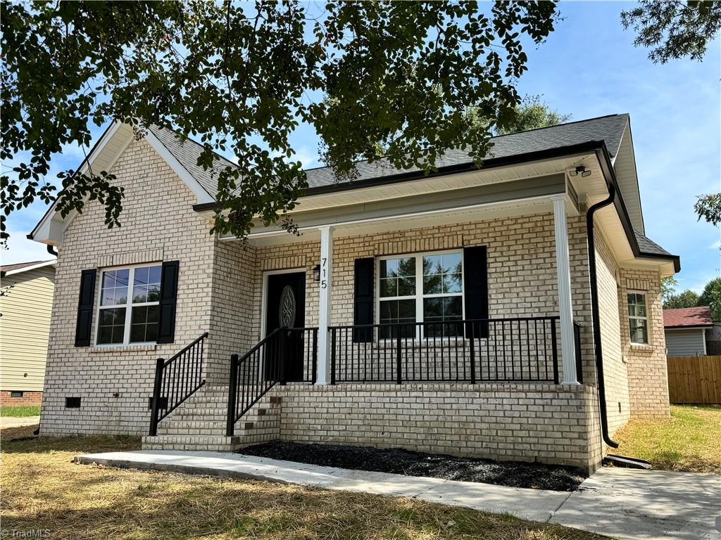 Chavis Dr, Greensboro, NC 27401