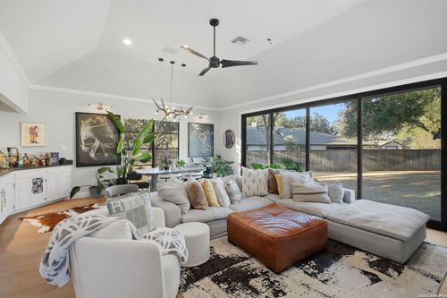 29606 No Le Hace Dr, Fair Oaks Ranch, TX, 78015-4517 | Card Image