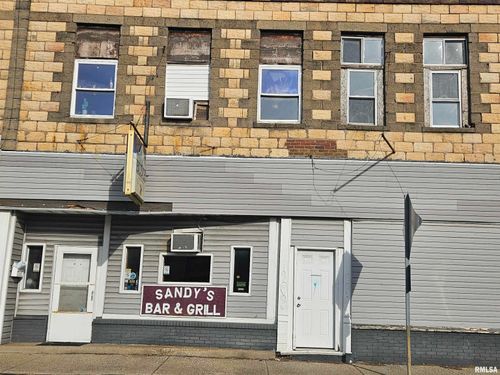 109 E Main St, Benton, IL, 62812-2102 | Card Image