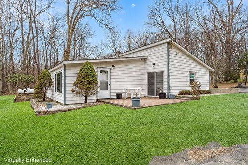 9 Hill View Rd, New Windsor, NY, 12553-5957 | Card Image