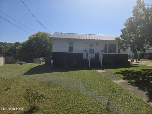 715 Lincoln Ave, Morristown, TN, 37813-5618 | Card Image