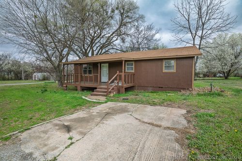511 E 6th St, Hulbert, OK, 74441-8931 | Card Image