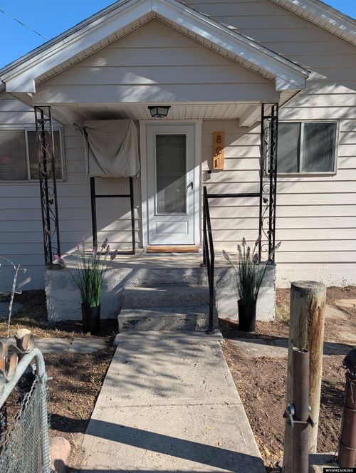 801 Mckeehan Ave, Rock Springs, WY, 82901-5928 | Card Image