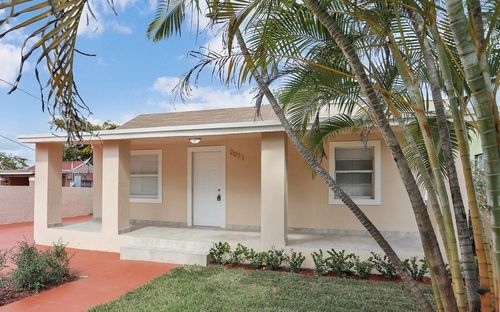 2071 Nw 86th St, Miami, FL, 33147-4209 | Card Image