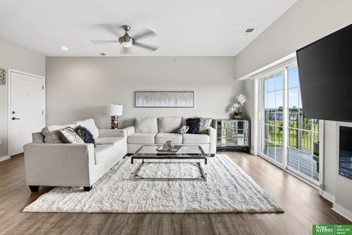 308-5933 N 158th Ct, Omaha, NE, 68116-4059 | Card Image