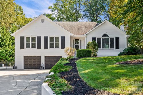 7142 Forest Hills Dr, Denver, NC, 28037-8219 | Card Image