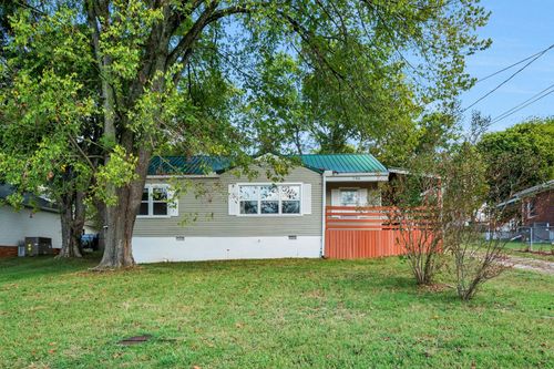 706 Poplar St, Columbia, TN, 38401-2320 | Card Image