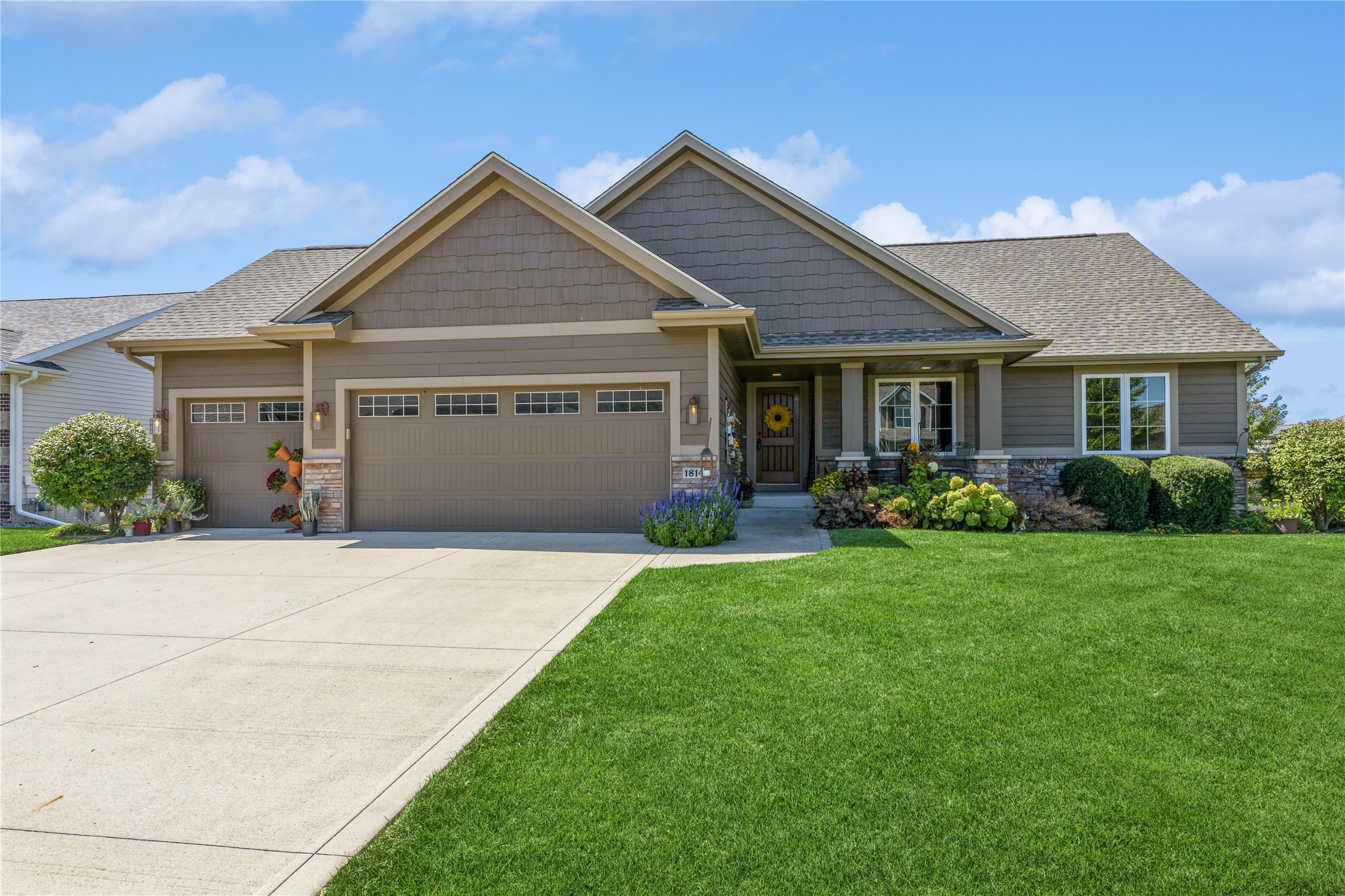3rd Ave, Altoona, IA 50009