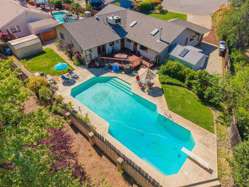 4000 Meander Dr, Redding, CA, 96001-2948 | Card Image