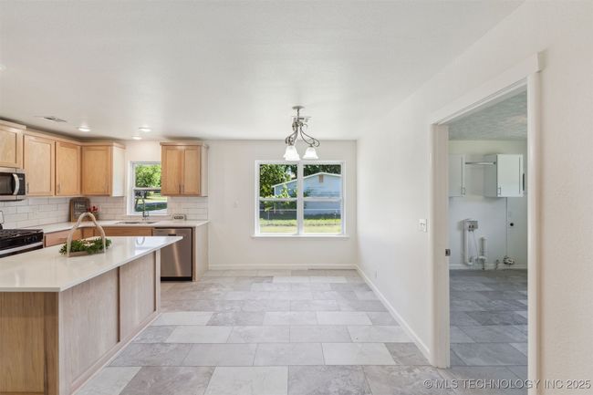 201 W 9 Th St, House other with 2 bedrooms, 1 bathrooms and null parking in Claremore OK | Image 9