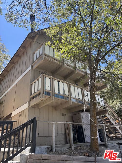 1327 Evergreen Ln, Lake Arrowhead, CA, 92352 | Card Image