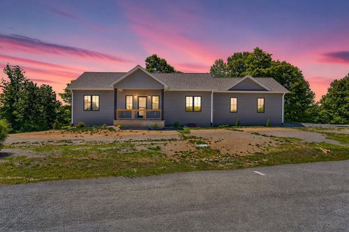 944 Lakepointe Dr, Albany, KY, 42602-9590 | Card Image