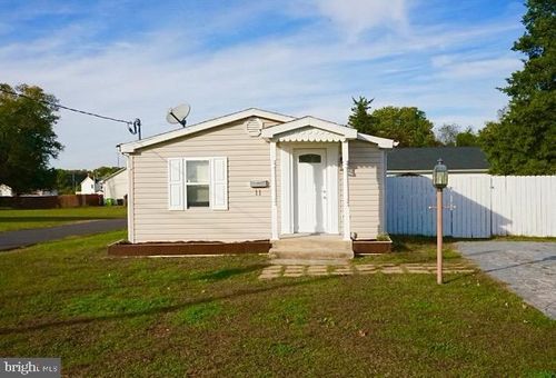 11 Broad St, GREENWOOD, DE, 19950-7701 | Card Image