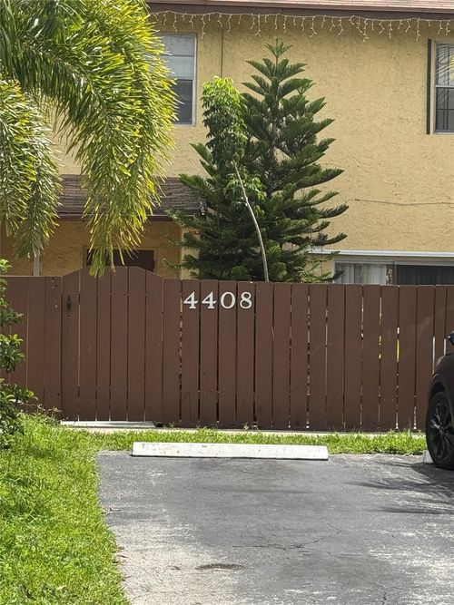 2760-4408 Nw 4th Ave, Deerfield Beach, FL, 33064-2539 | Card Image
