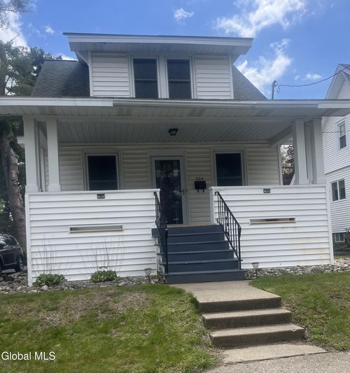 824 Dean Street, Schenectady, NY, 12309 | Card Image