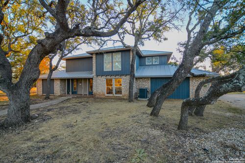 777 Black Jack Aly, Kerrville, TX, 78028-2064 | Card Image