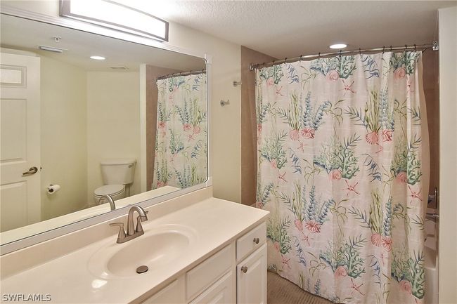 215 - 4113 Residence Drive, Condo with 3 bedrooms, 2 bathrooms and null parking in Fort Myers FL | Image 7