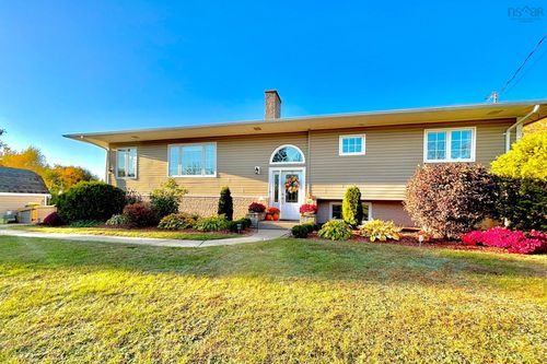 98 Poplar Dr, Meadowvale, NS, B0P1R0 | Card Image