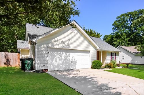 3326 Whitebridge Ln, Charlotte, NC, 28262-2642 | Card Image